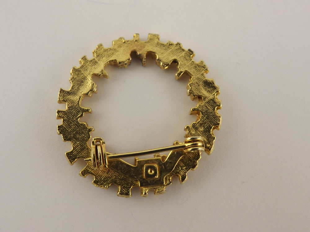 Vintage Goldtone Pins, Genuine Pearls