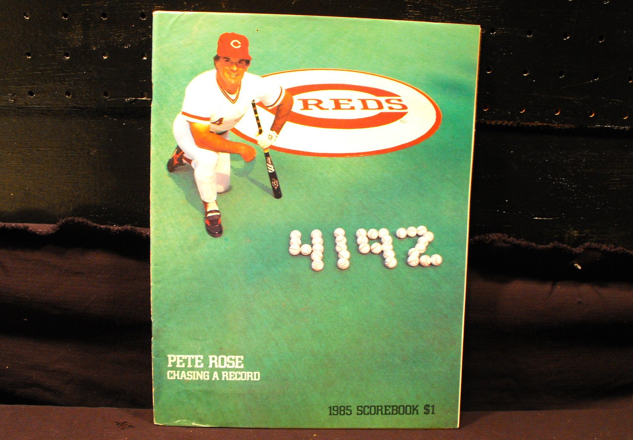 1985 Reds Scorebook, Rose 4192 cover