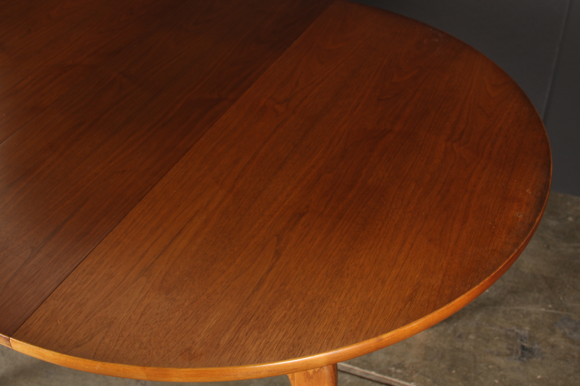 Lane Co. Mid-century Modern Dining Table and Four Chairs