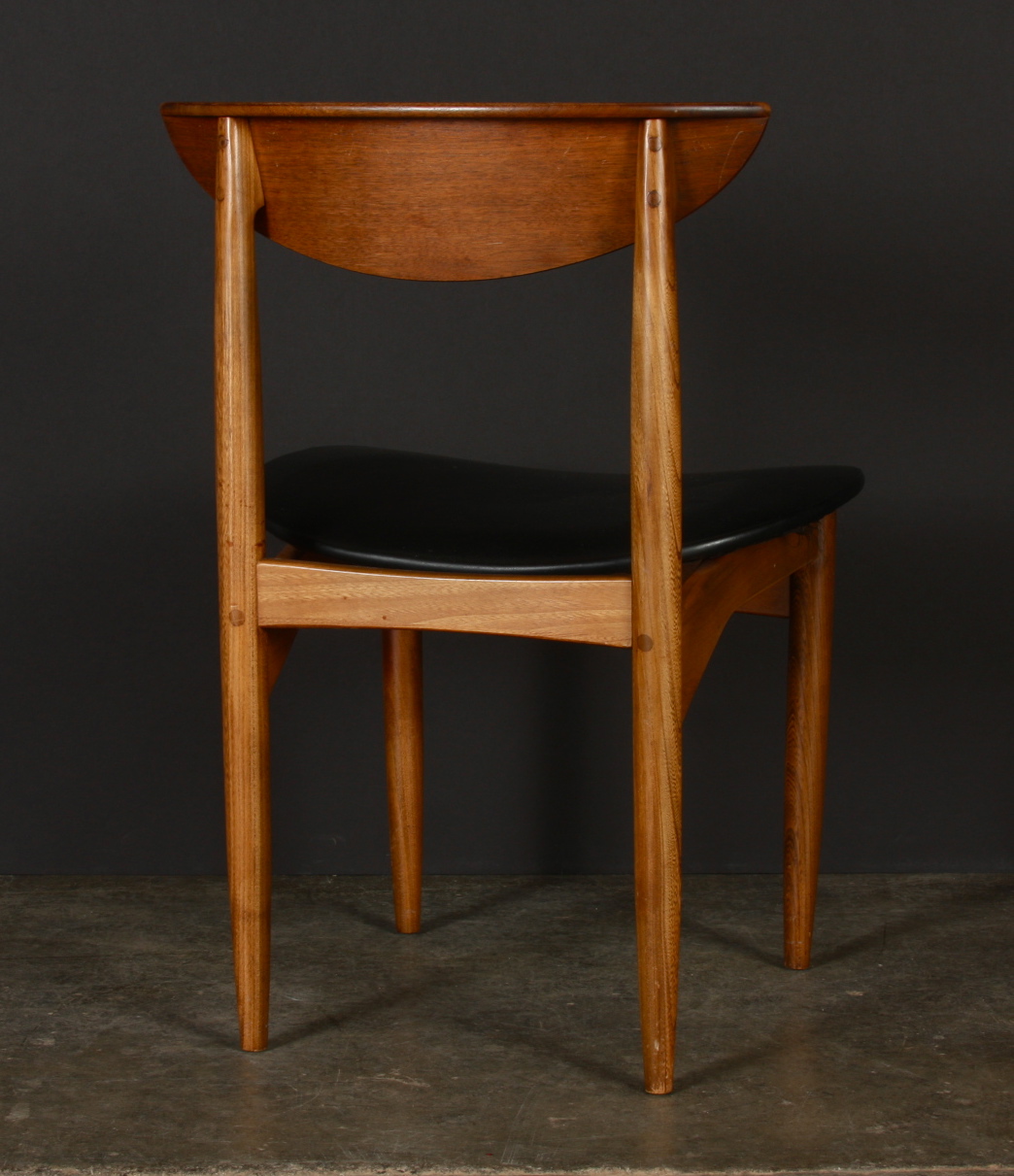 Lane Co. Mid-century Modern Dining Table and Four Chairs