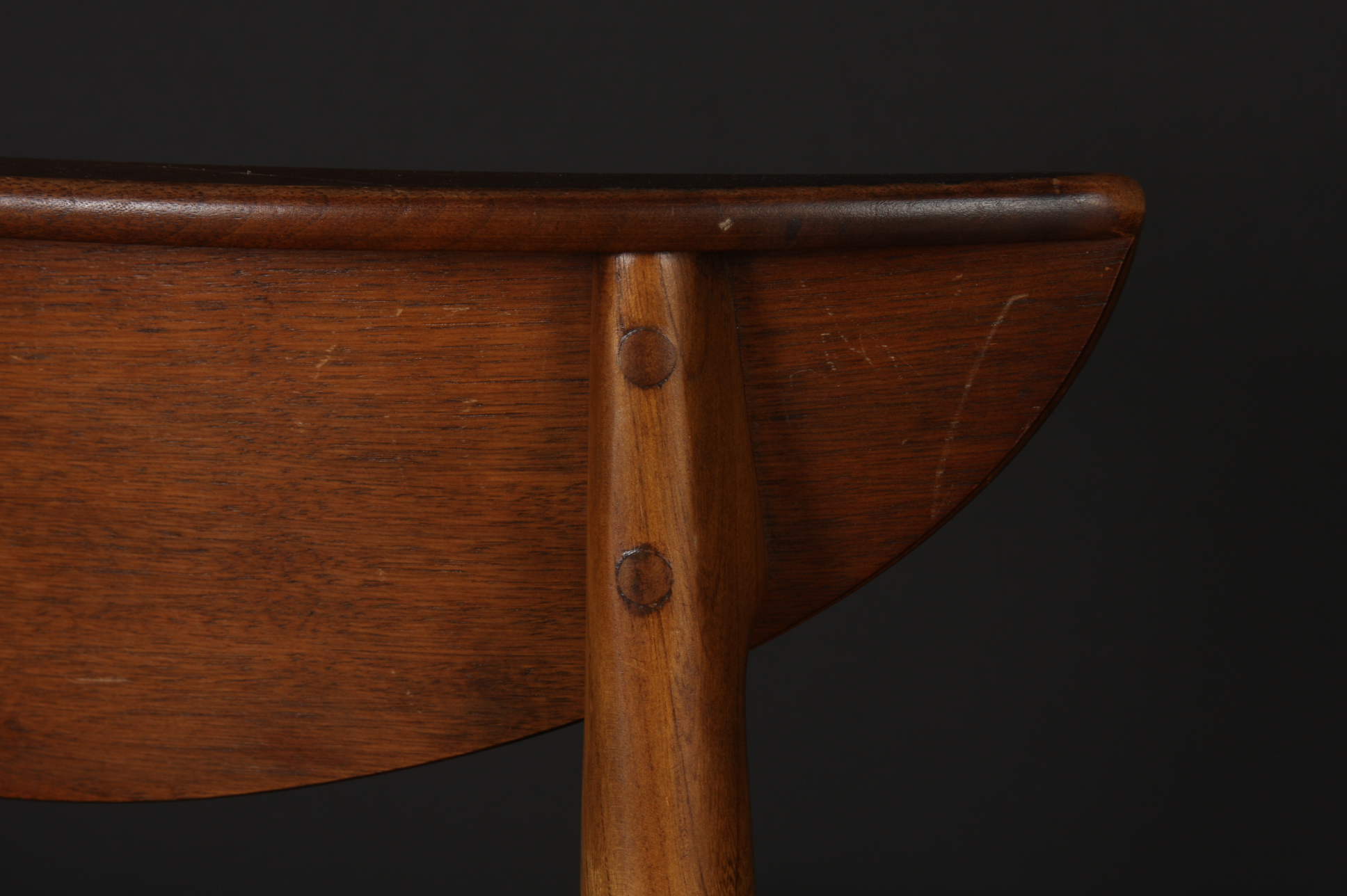 Lane Co. Mid-century Modern Dining Table and Four Chairs