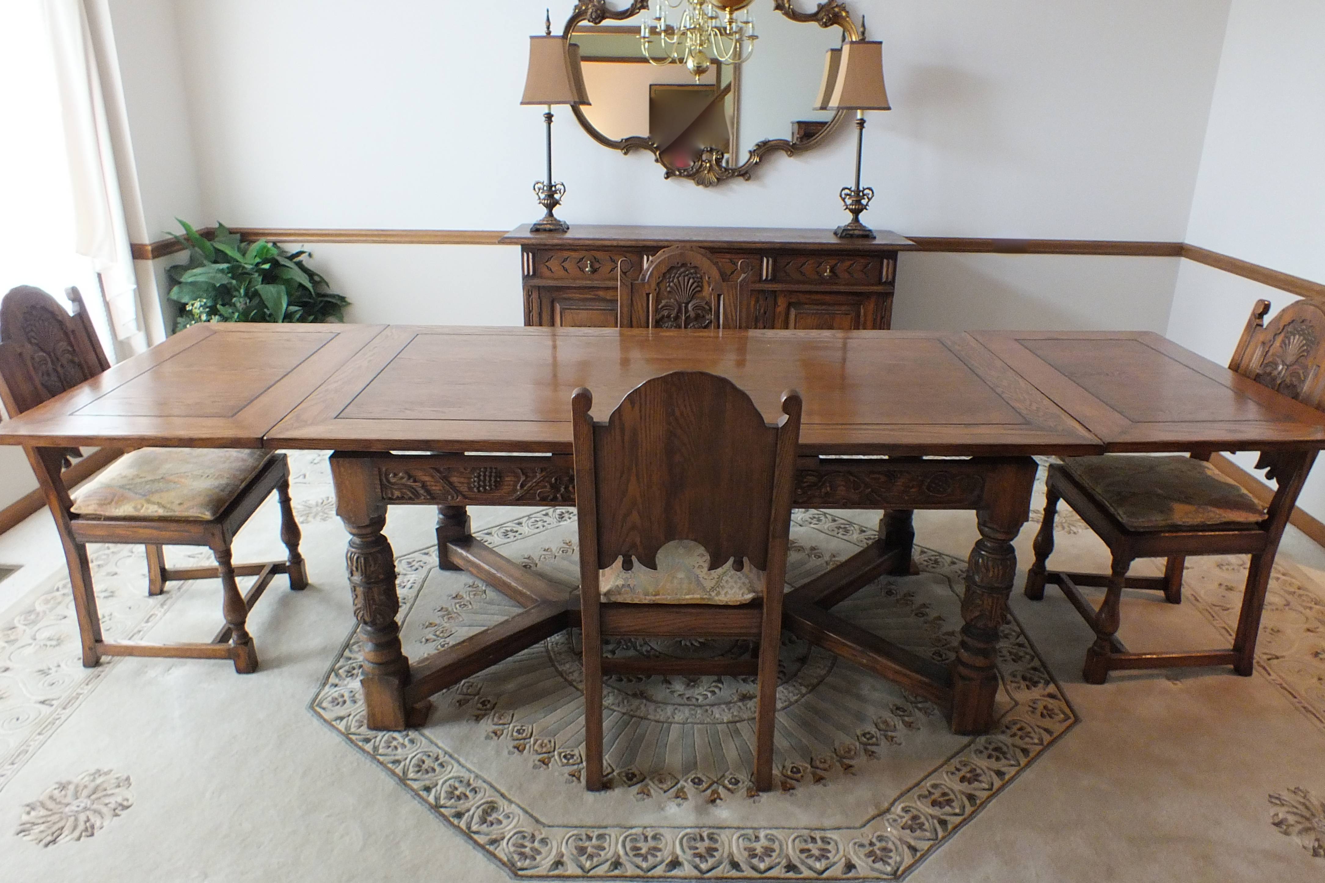 Jamestown Lounge Feudal Oak Dining set