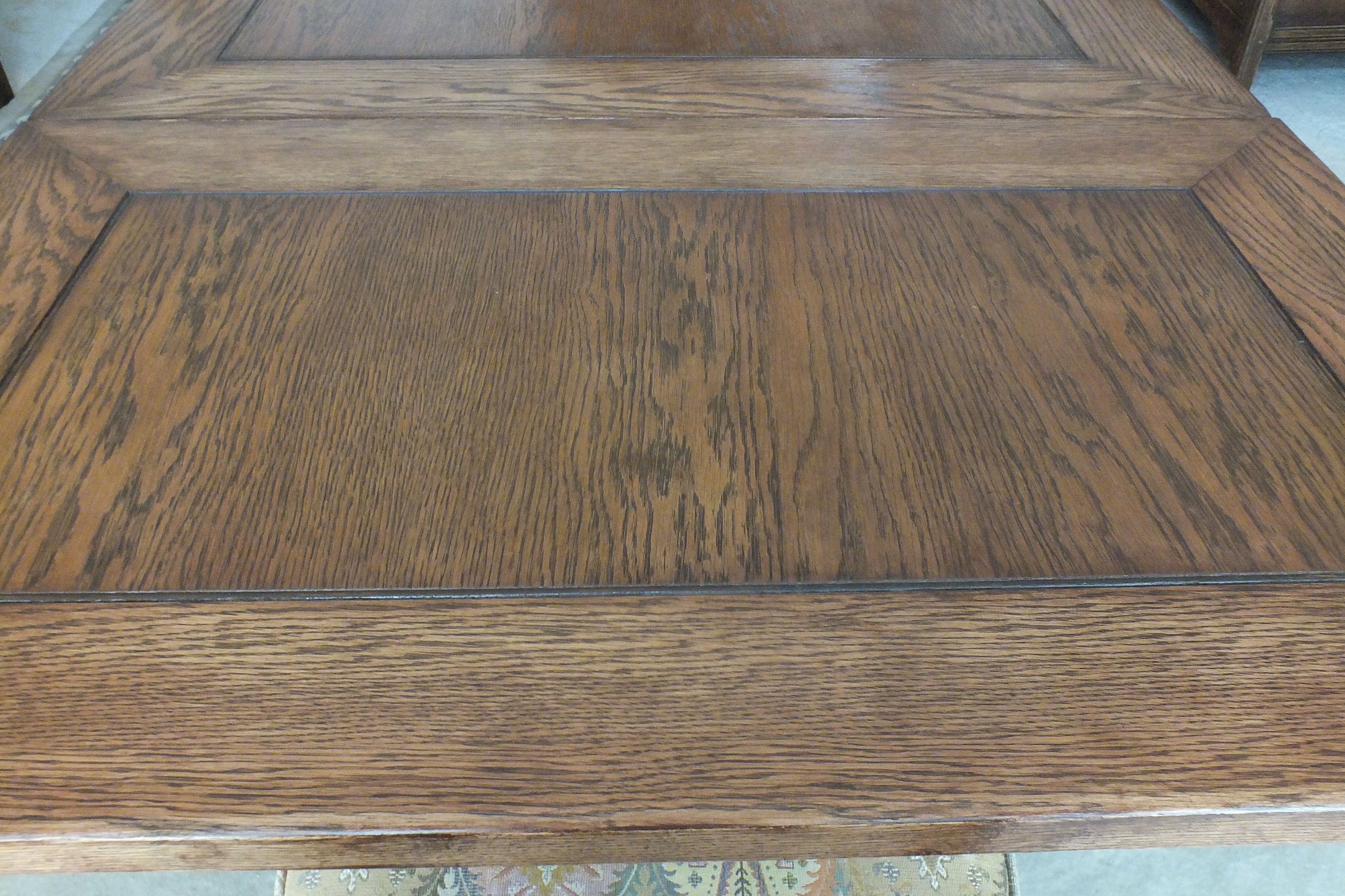 Jamestown Lounge Feudal Oak Dining set