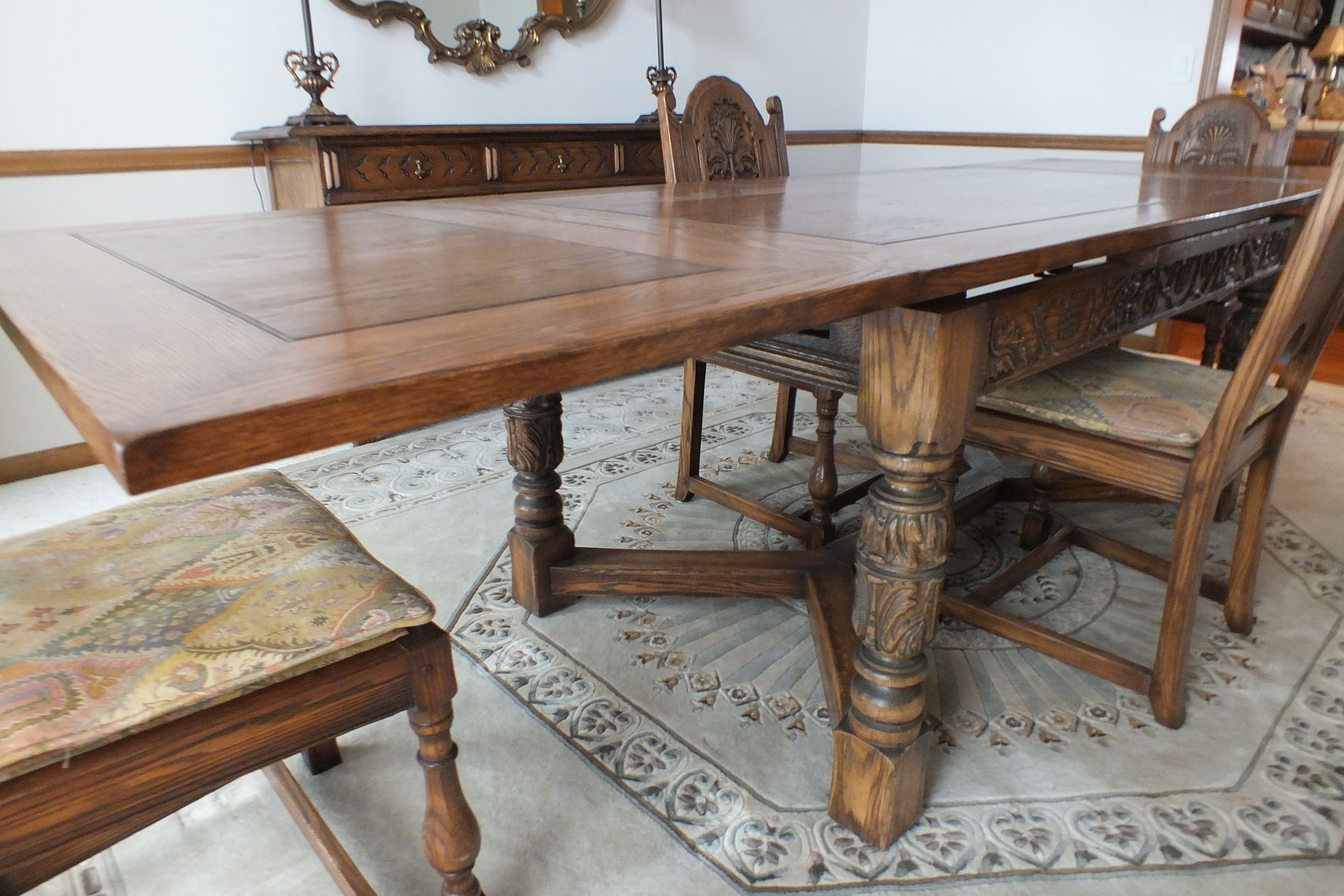 Jamestown Lounge Feudal Oak Dining set