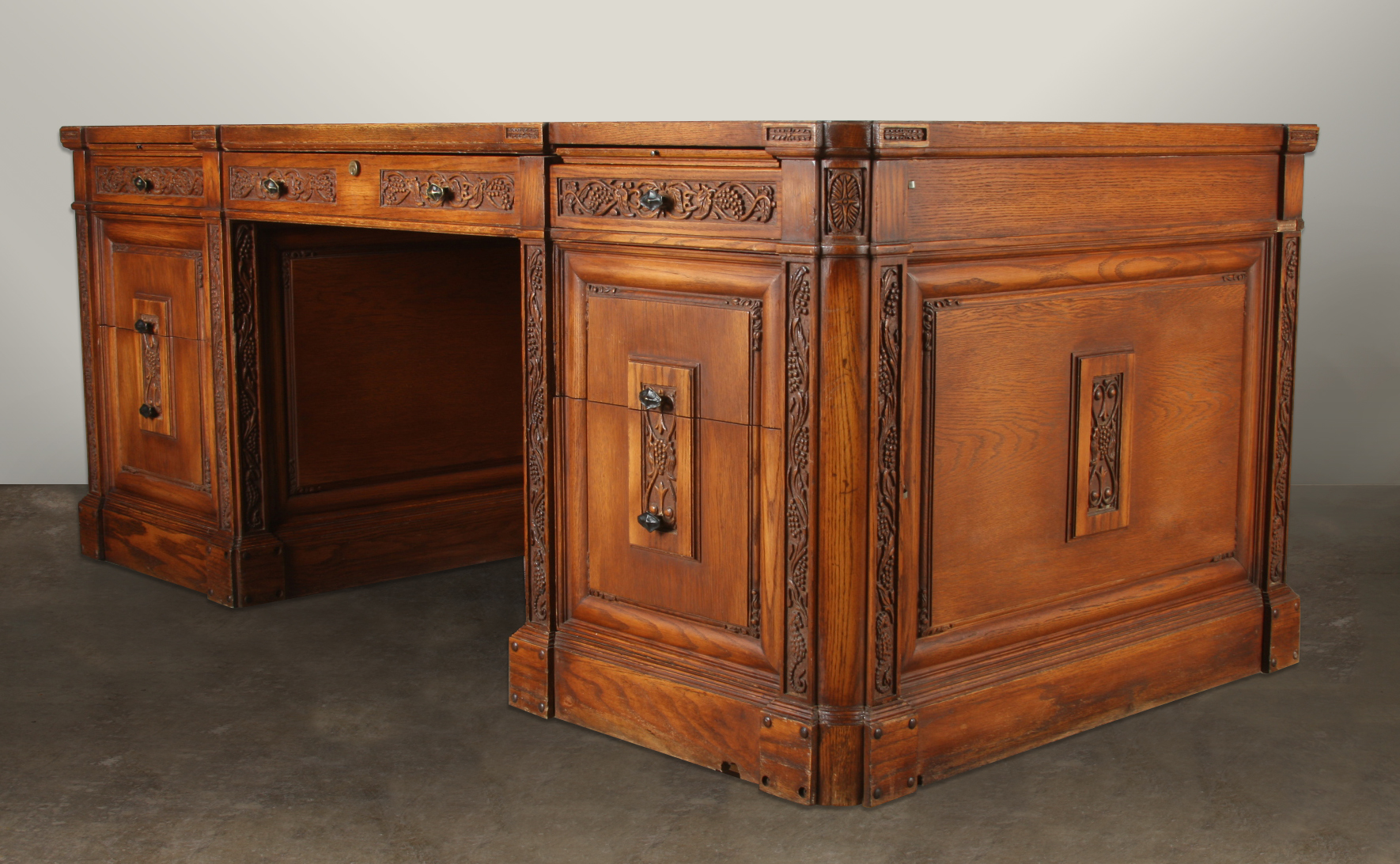 Romweber Viking Oak Executive Desk