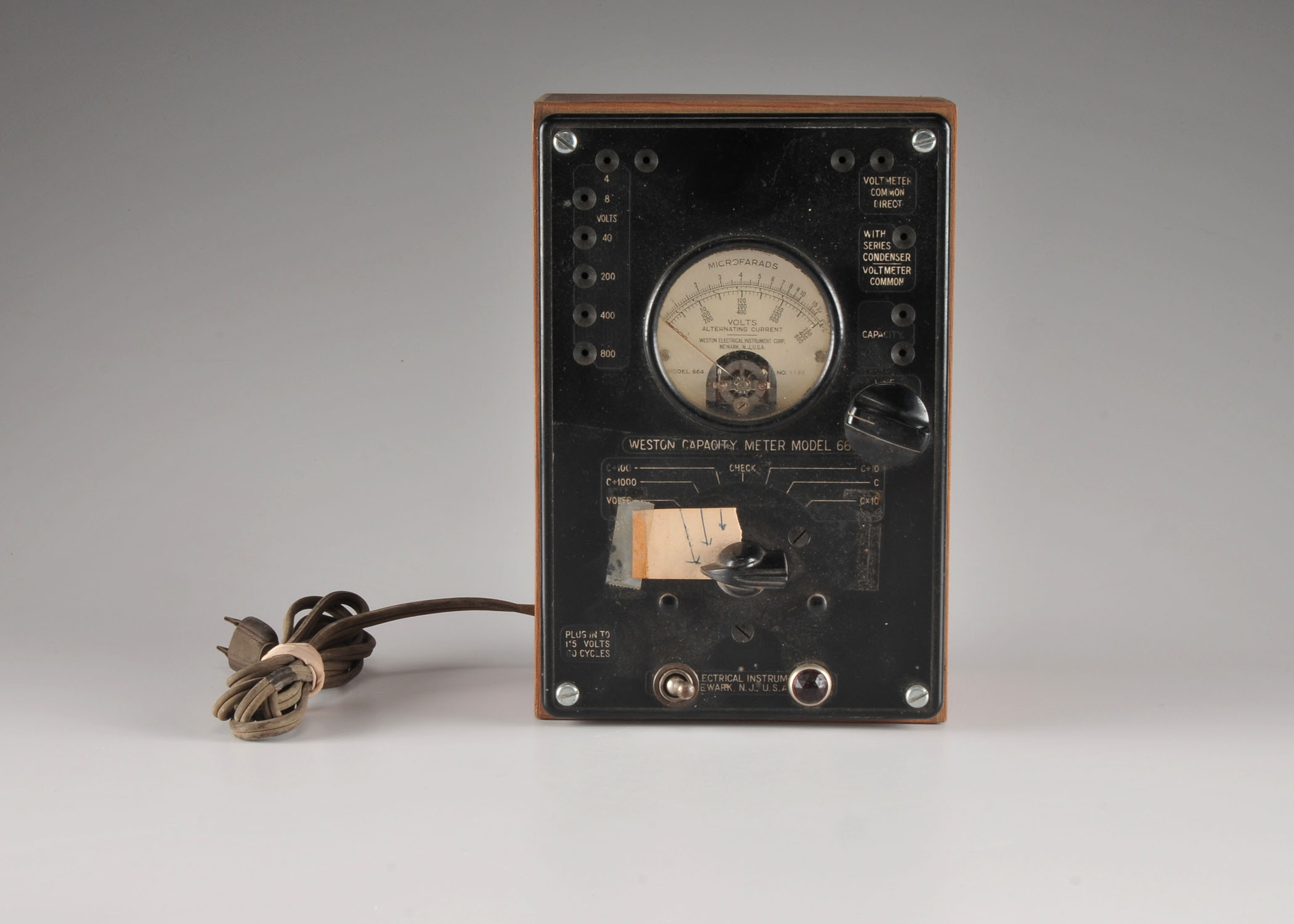Weston Electrical Instrument Corp. Model 664 Capacity Meter