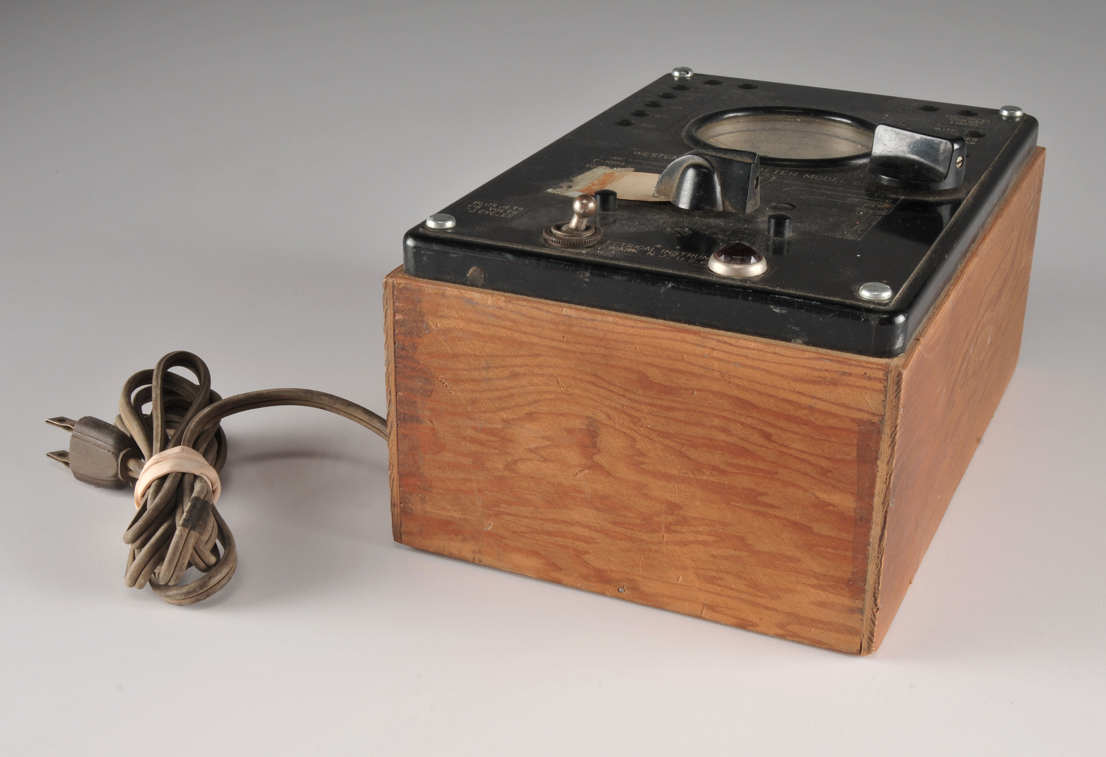 Weston Electrical Instrument Corp. Model 664 Capacity Meter