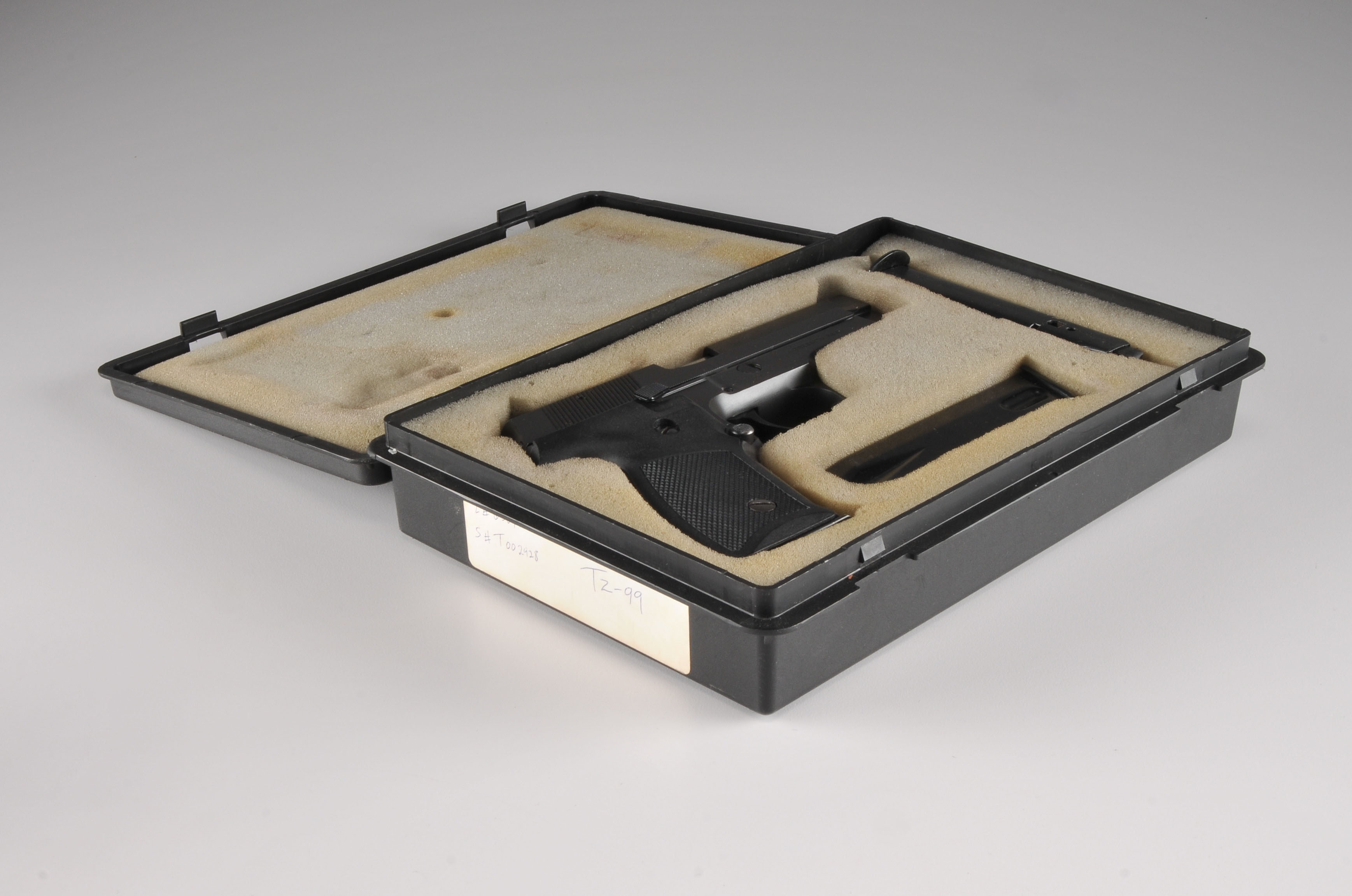 Tressitu RSA 9mm caliber steel frame Model TZ99 semi-automatic handgun