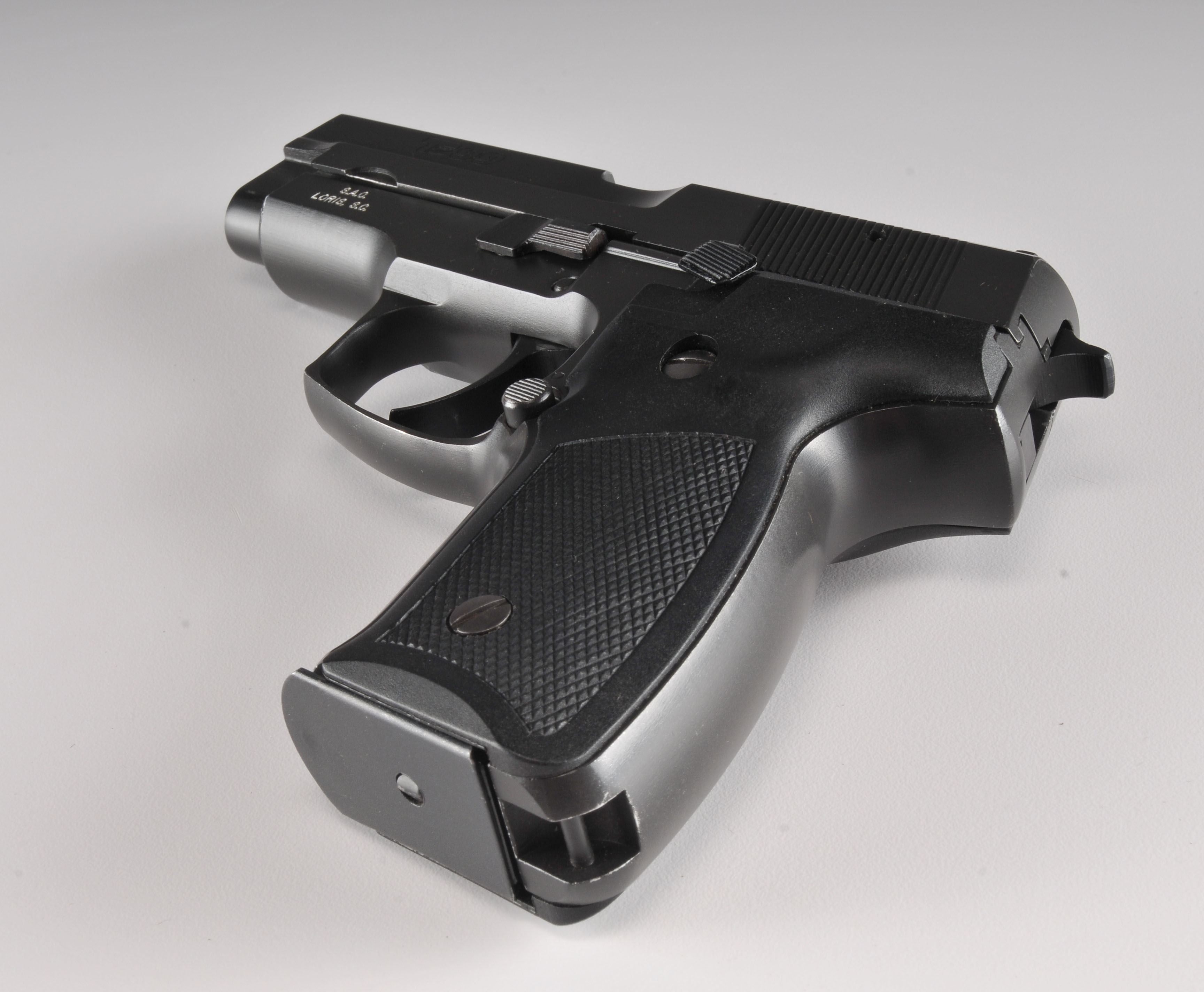 Tressitu RSA 9mm caliber steel frame Model TZ99 semi-automatic handgun