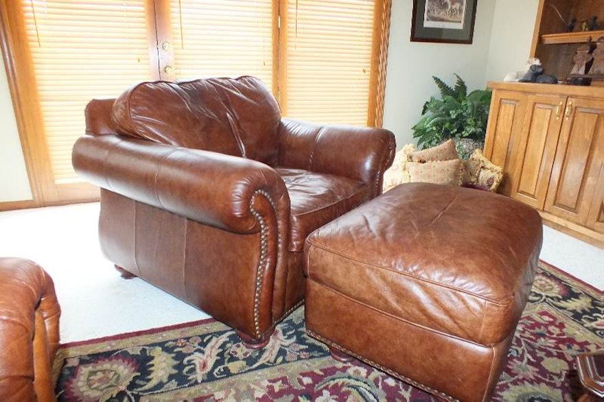  Sofa Express Leather Club Chair and Ottoman