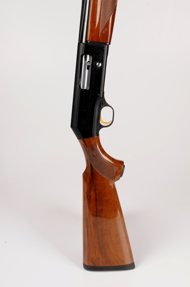 Beretta semi-automatic 12 gauge shotgun. Model AL 390 Silver Mallard