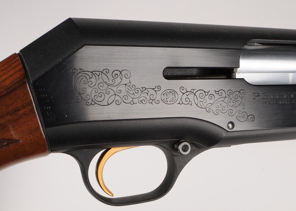Beretta semi-automatic 12 gauge shotgun. Model AL 390 Silver Mallard