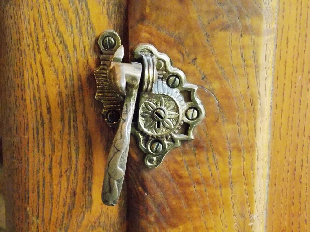 Vintage Gibson's Arcadia Icebox