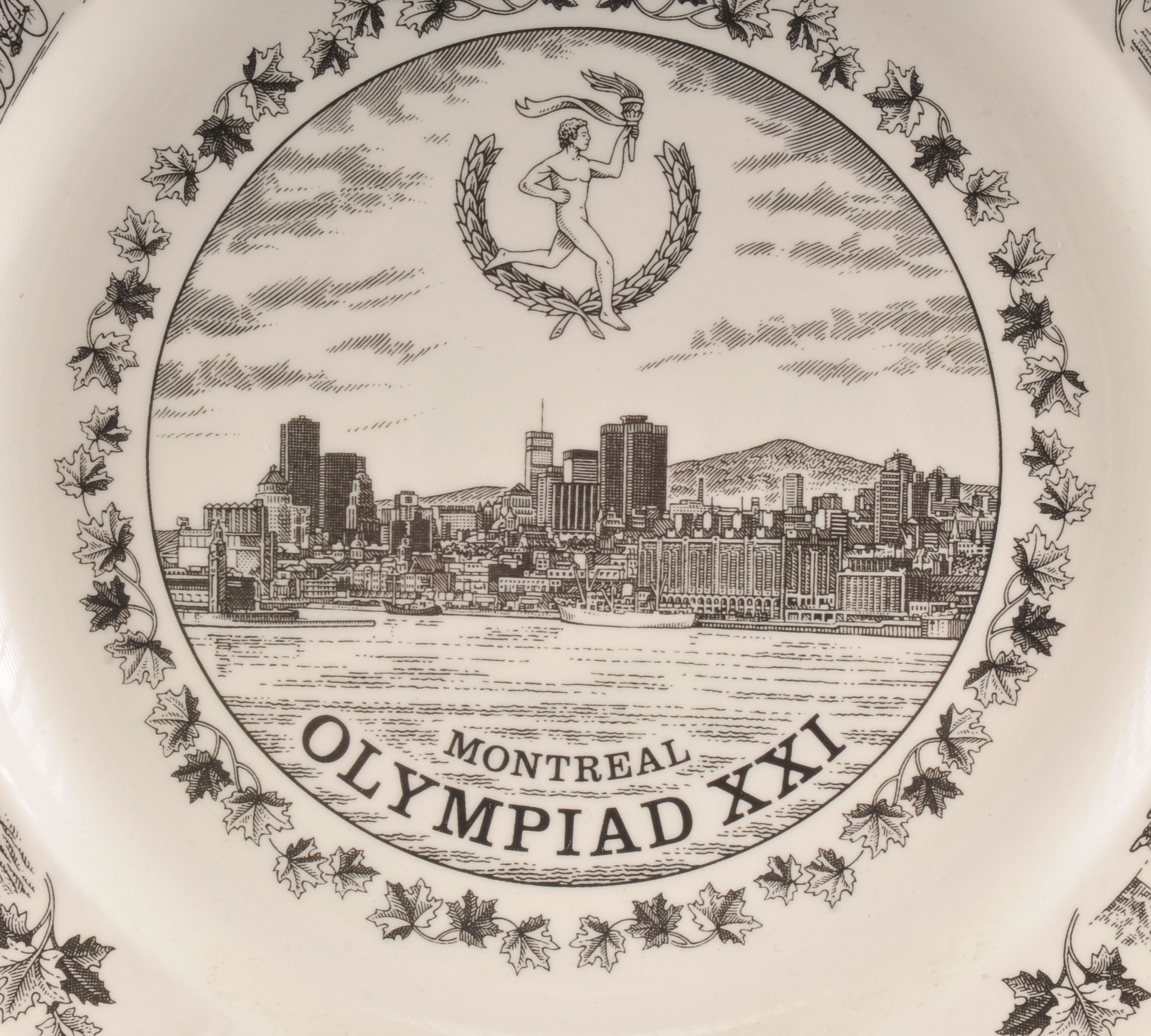 1976 Wedgwood Commemorative Plate of "XXI Olympiad in Montreal Canada" 