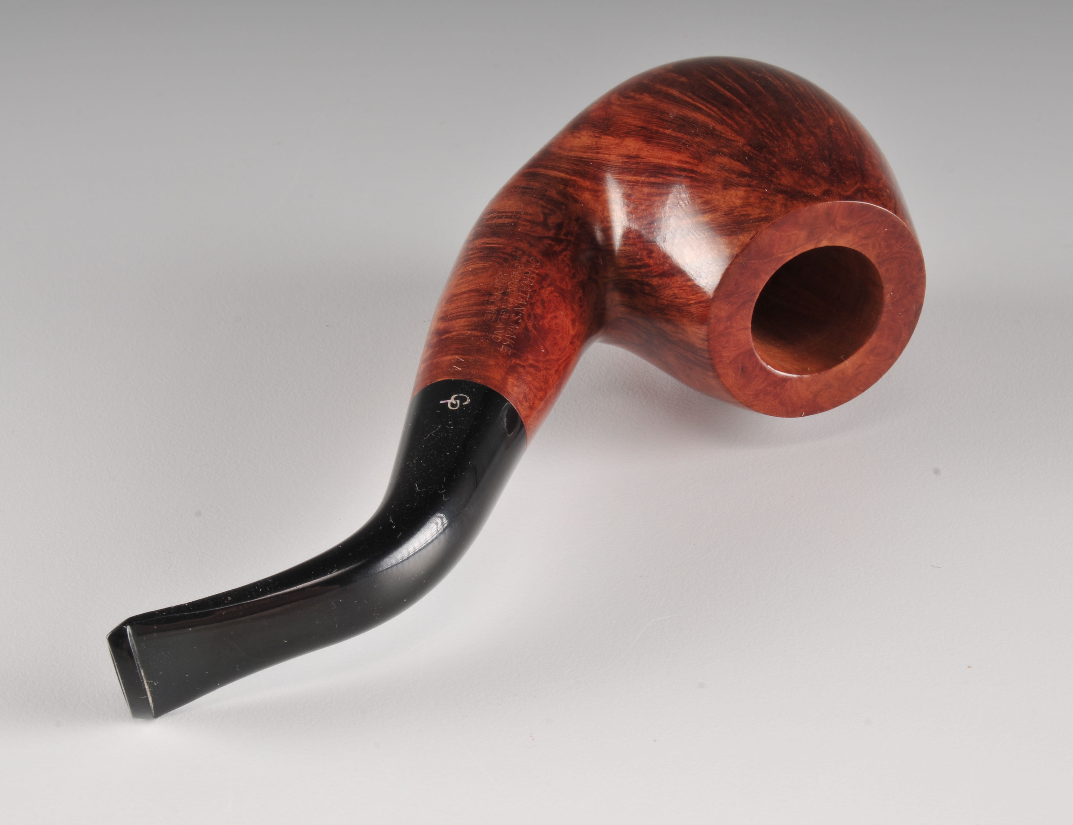 Vintage Charatan's Make Supreme 44 walnut pipe from London, England 