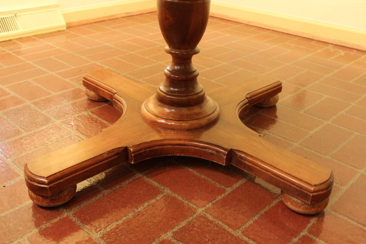 Hitchcock Maple Chairs & Round Dining Table