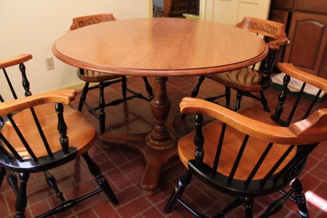 Hitchcock Maple Chairs & Round Dining Table