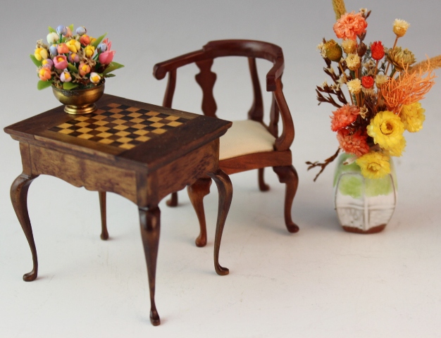 Dollhouse Furniture & Accessories