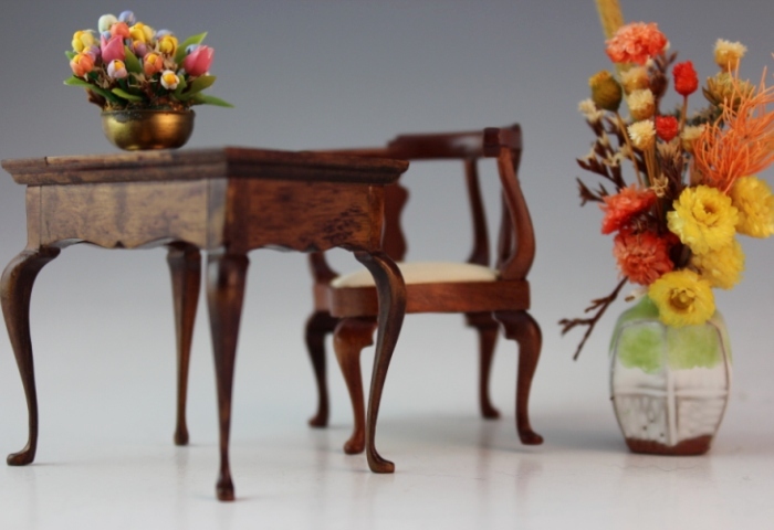 Dollhouse Furniture & Accessories