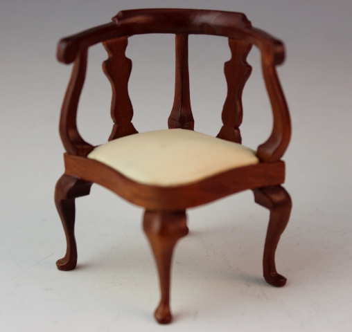 Dollhouse Furniture & Accessories