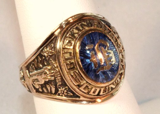10K gold Class Ring with Blue stone to center