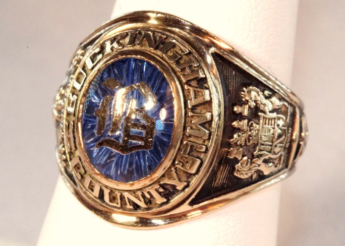 10K gold Class Ring with Blue stone to center