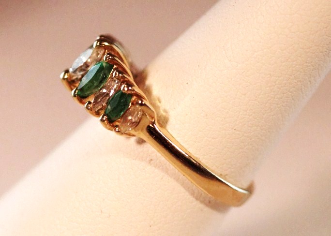 Stunning 14K Gold Ring with alternating marquise cut Diamonds and emeralds