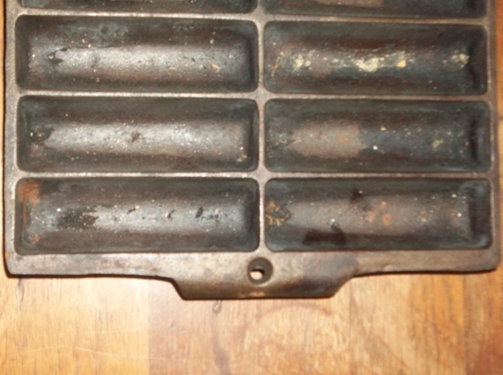 Antique Cast Iron Baking Pan 