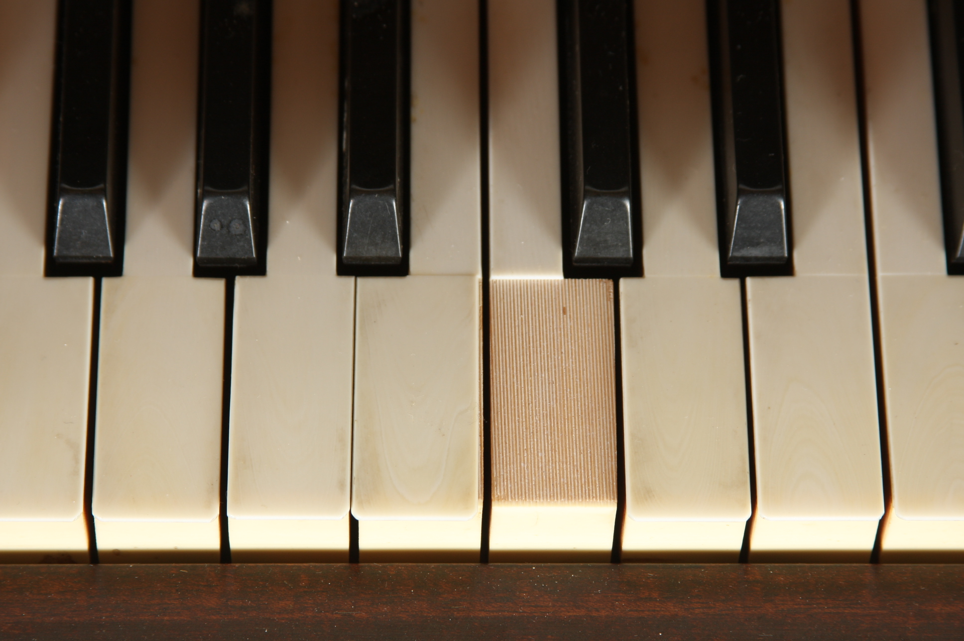 Vintage Hardman Peck & Co. Console Piano