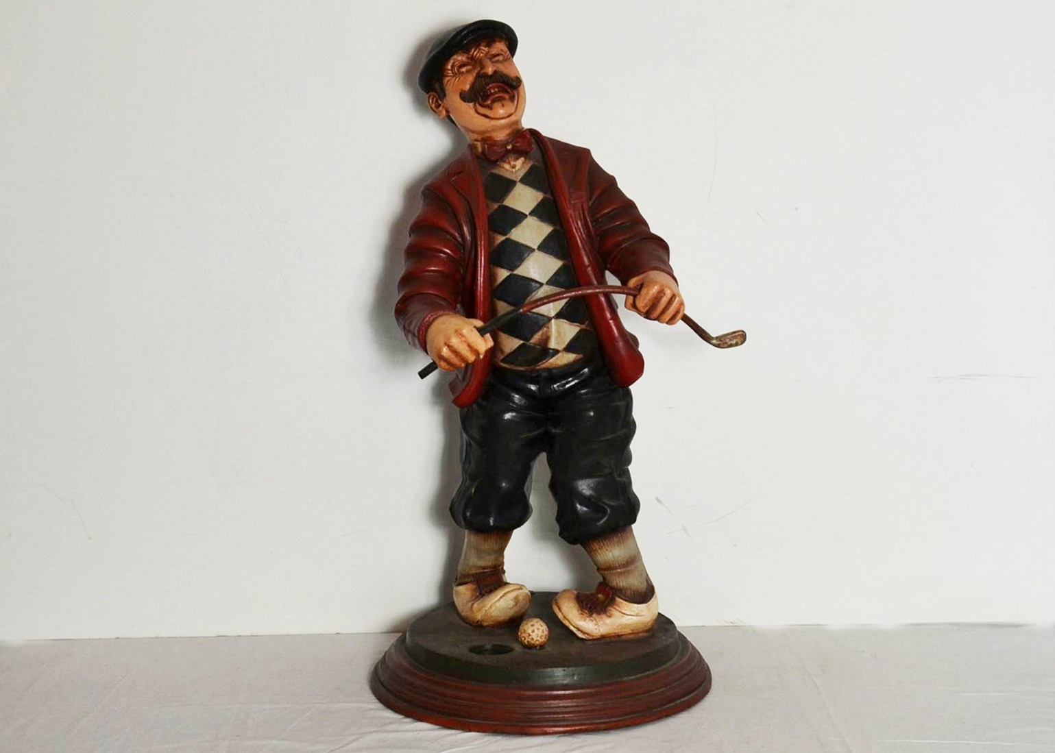 Peter Mook golf statuary.