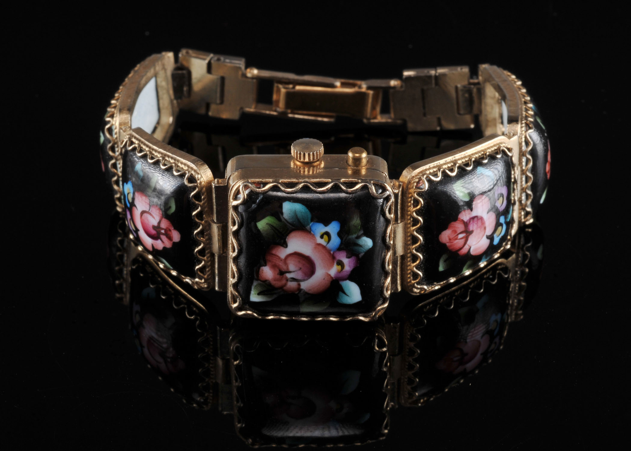  Russian Yanka Ladies 17 Jewel watch with hand decorated porcelain cabachons 