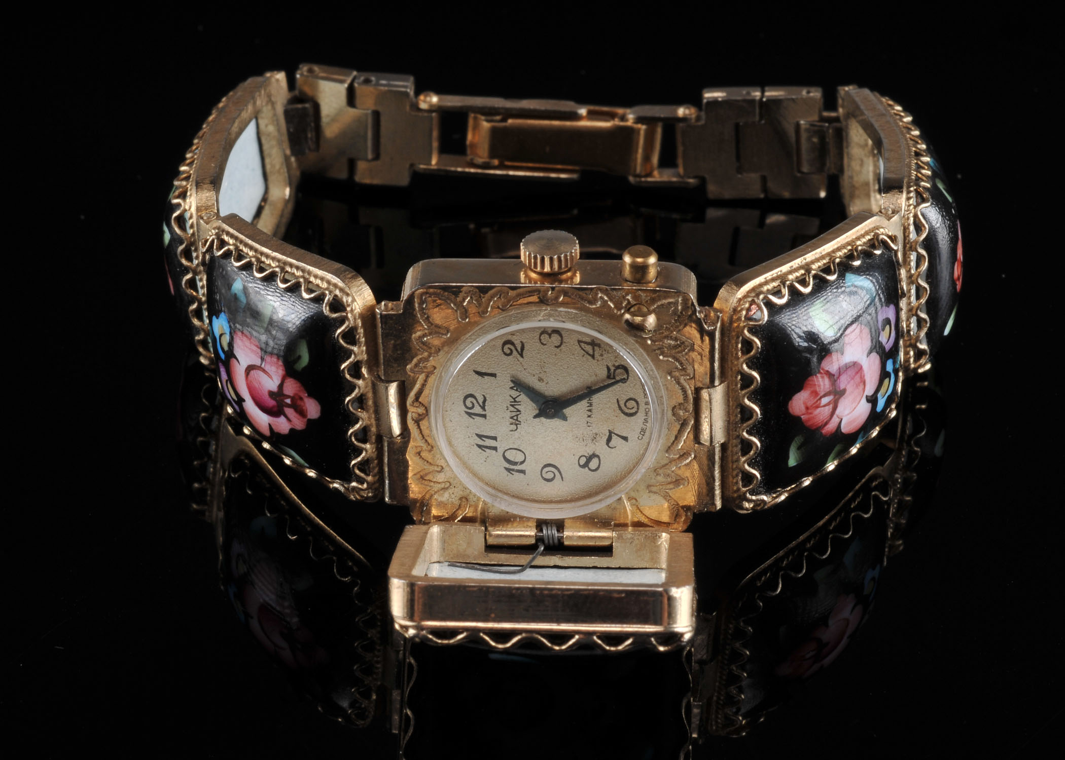  Russian Yanka Ladies 17 Jewel watch with hand decorated porcelain cabachons 