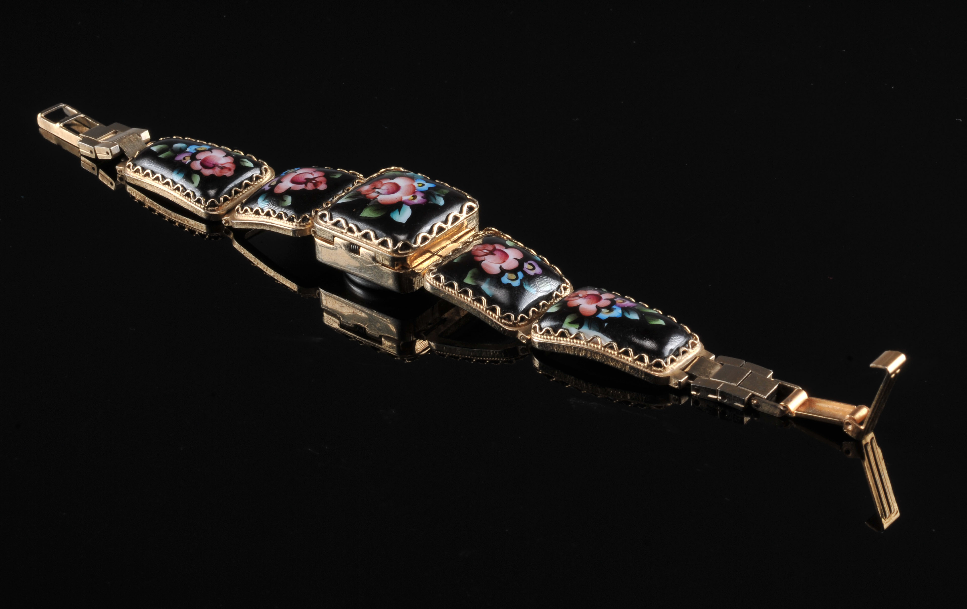  Russian Yanka Ladies 17 Jewel watch with hand decorated porcelain cabachons 