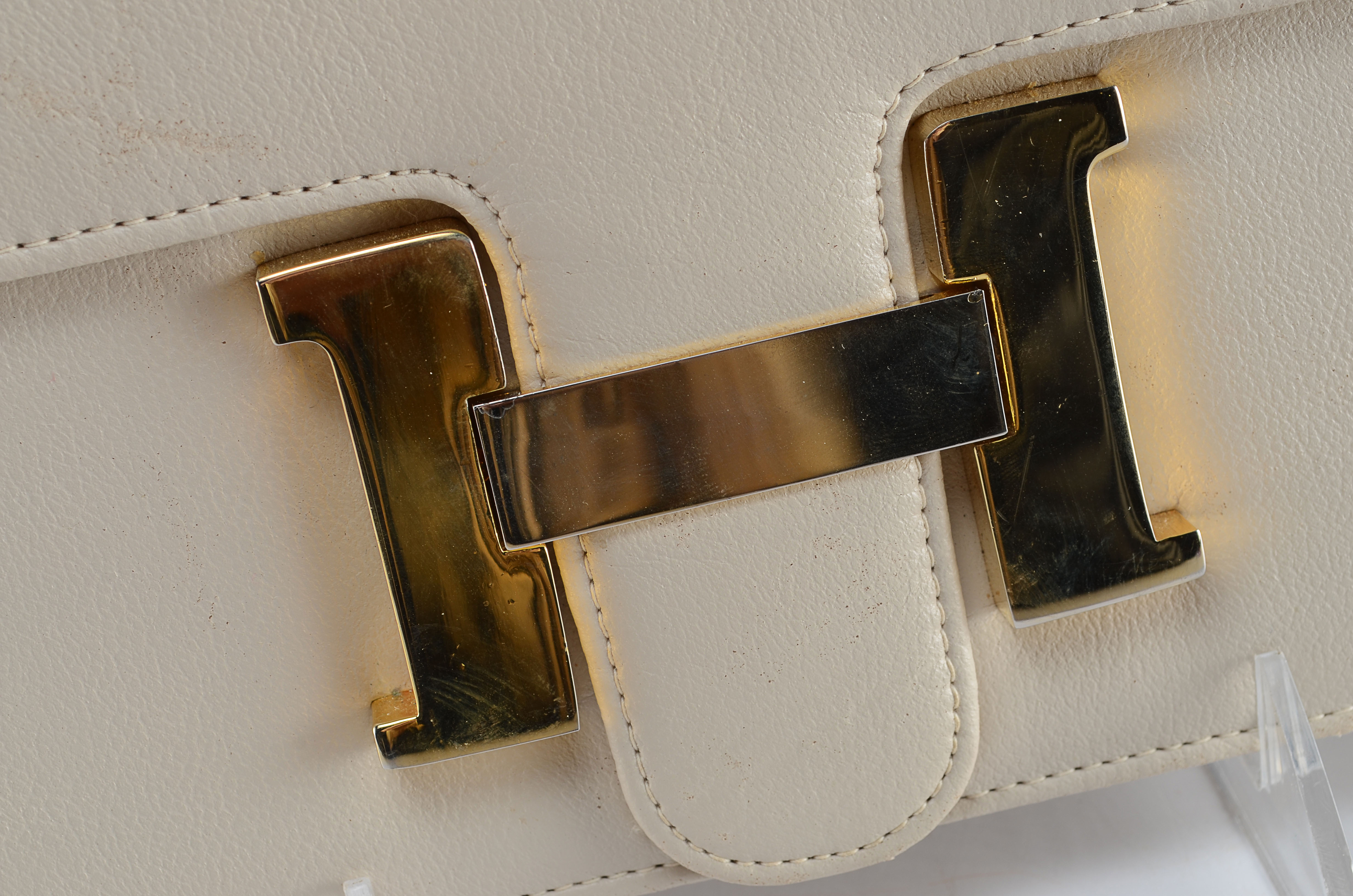 1960's vintage Meyers H buckle Constance style handbag in beige leather 