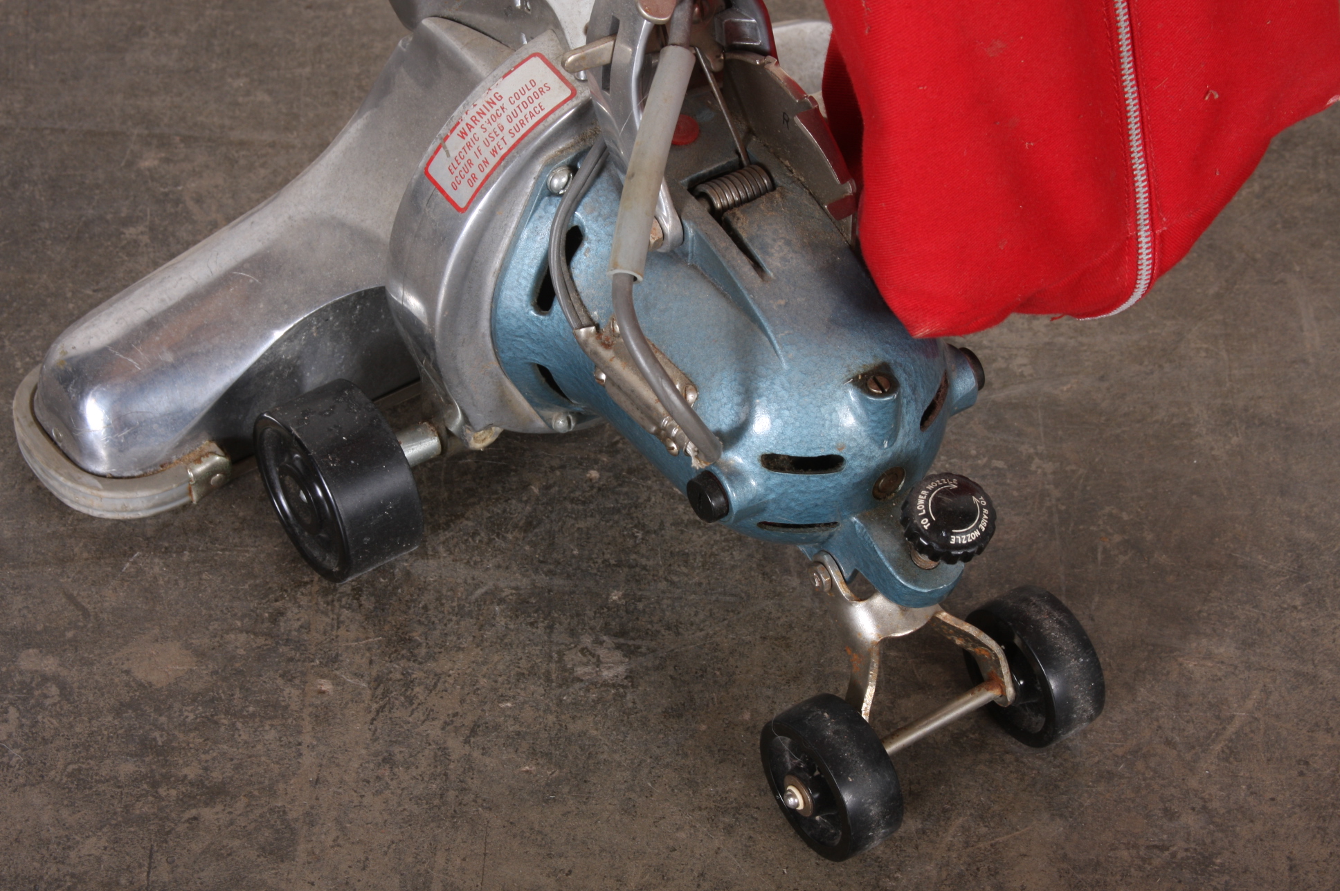 C 1970, a Royal Electro Hygiene Vacuum cleaner.