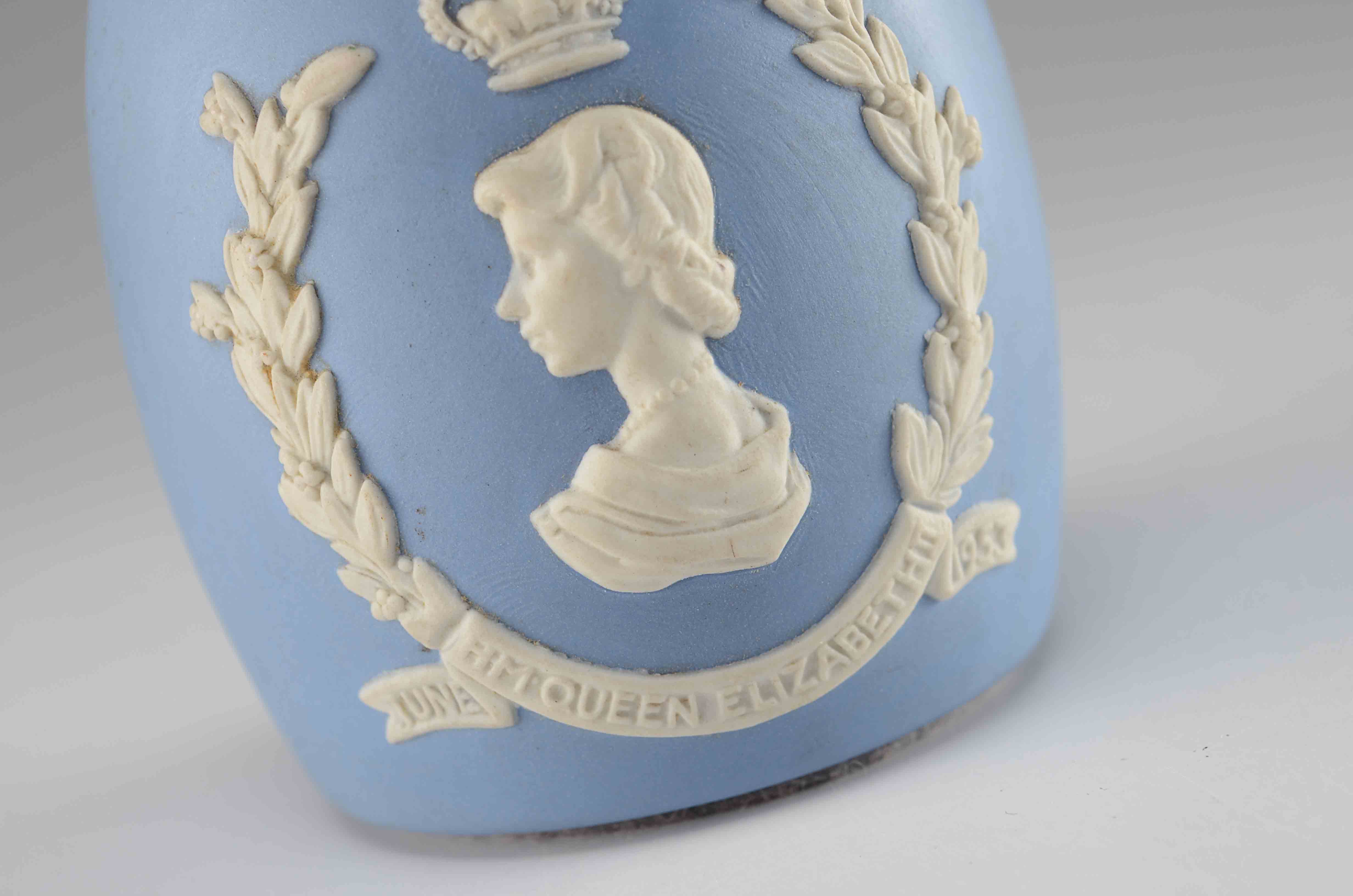 Wedgewood Coronation 1953 Lighter