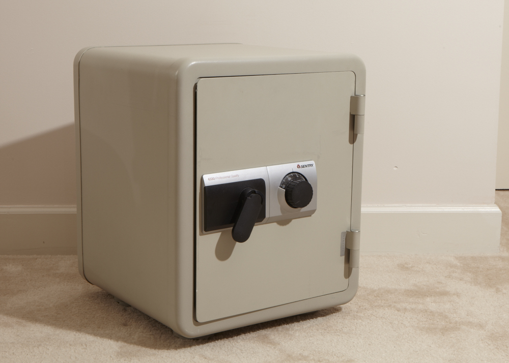 Sentry 6330 Floor Safe