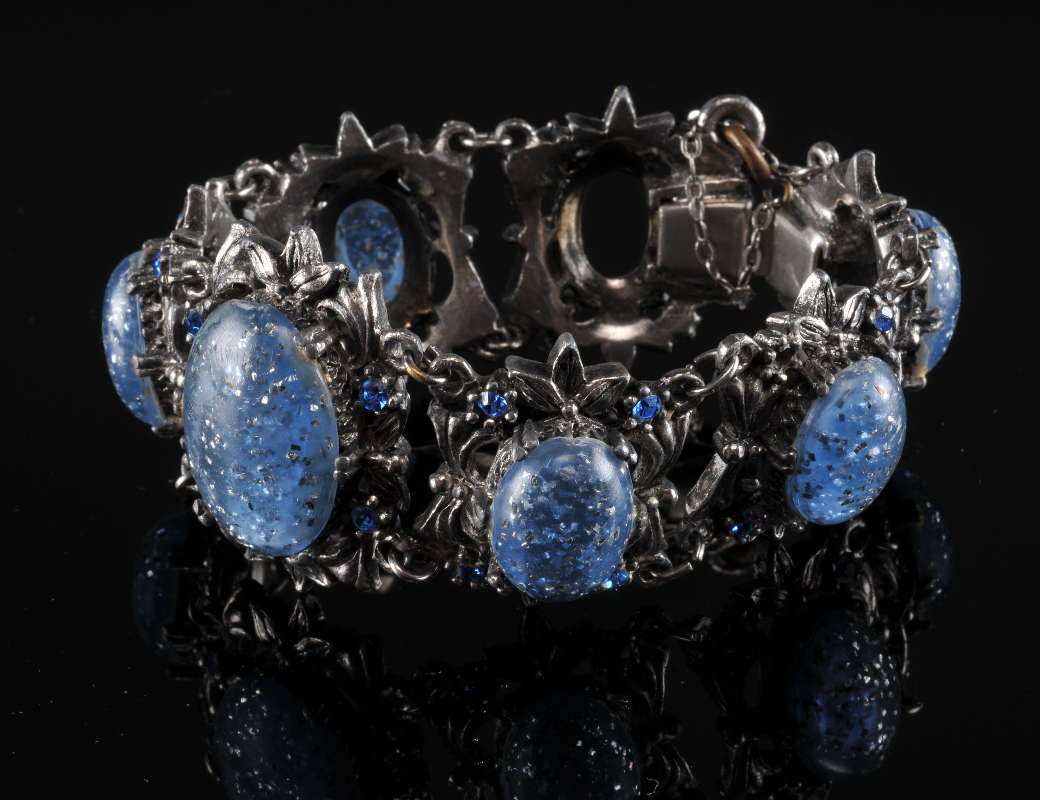 Grand Parure set including a necklace, earrings, and bracelet