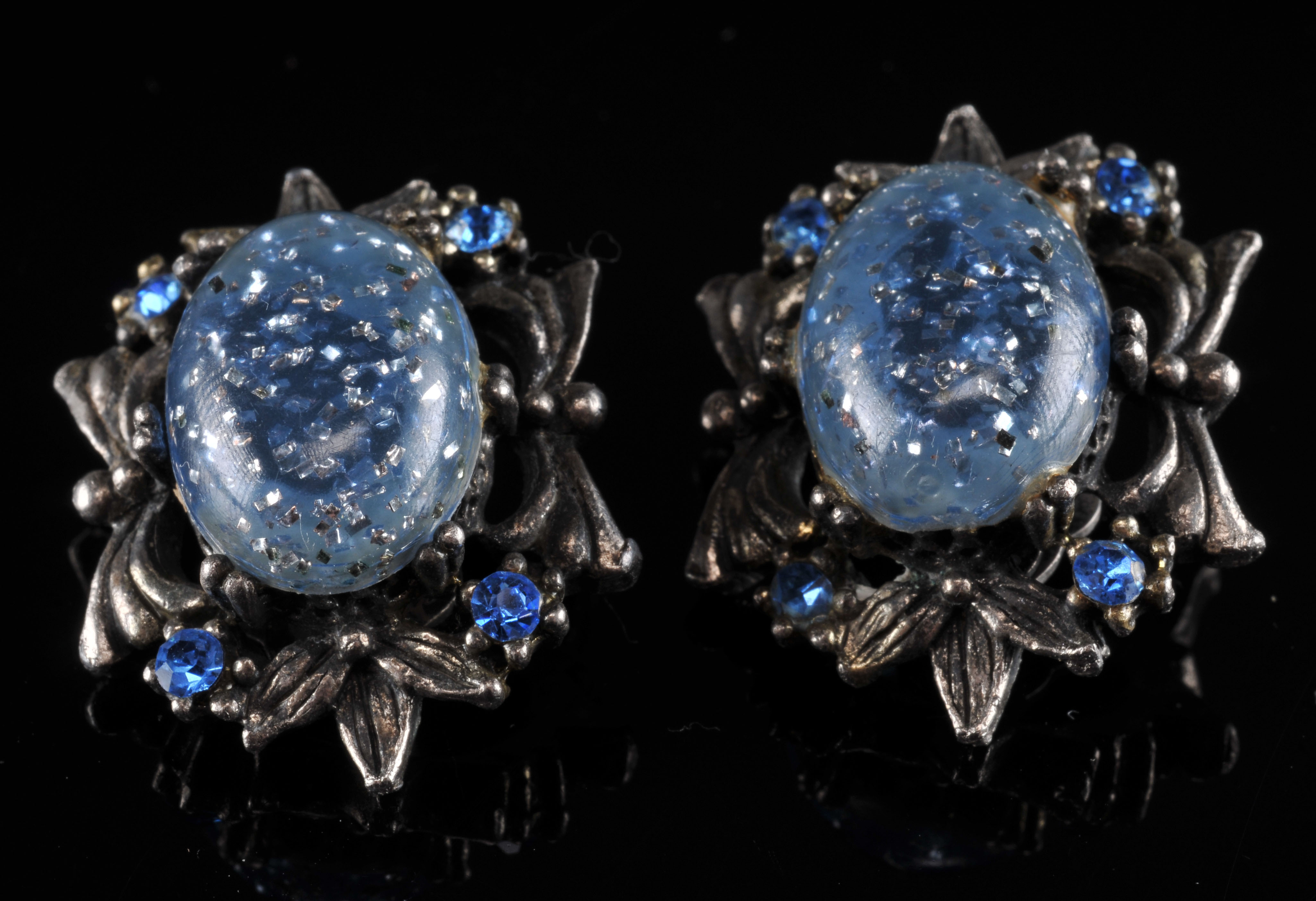 Grand Parure set including a necklace, earrings, and bracelet