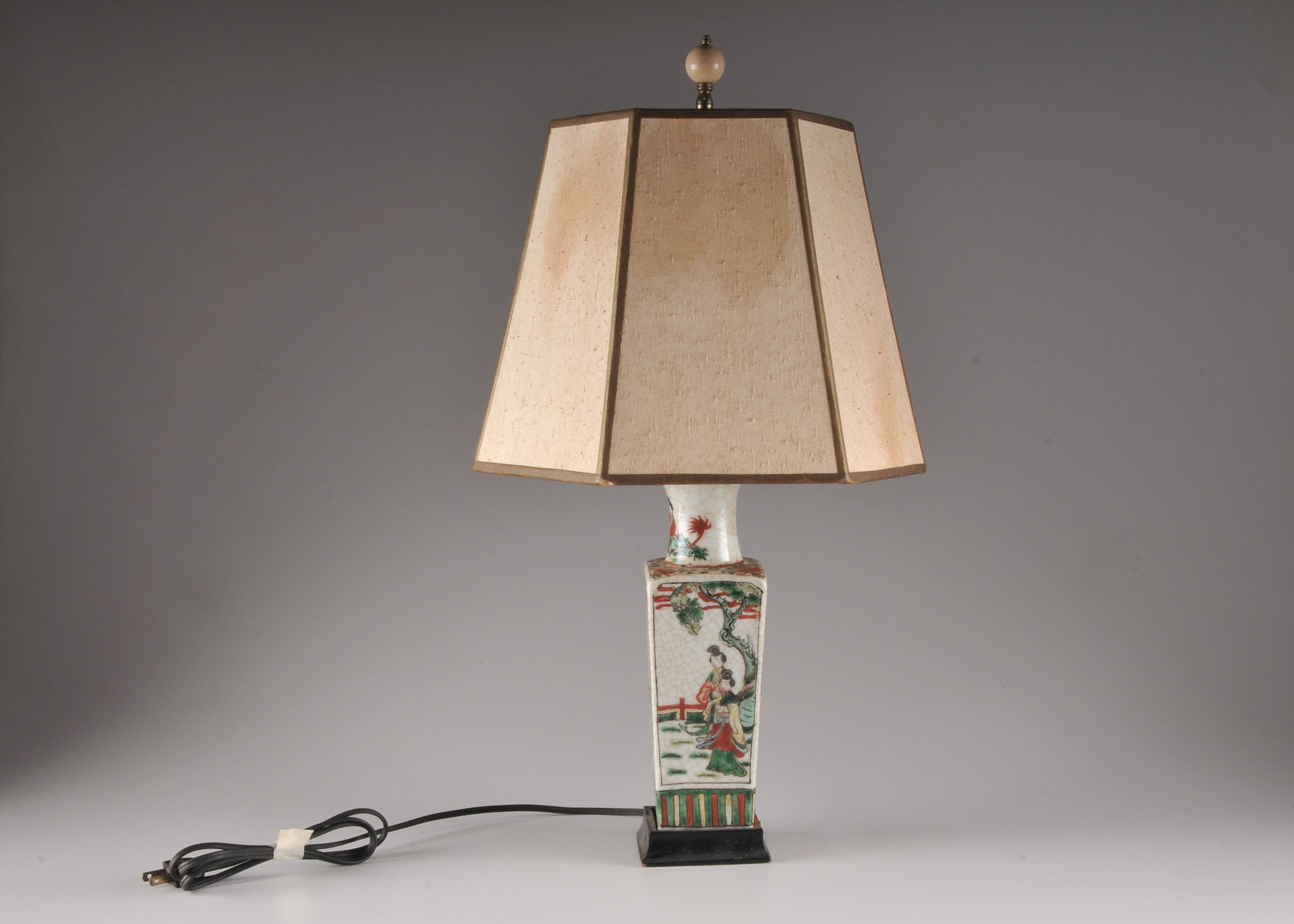 Asian Vase Lamp w/ Shade