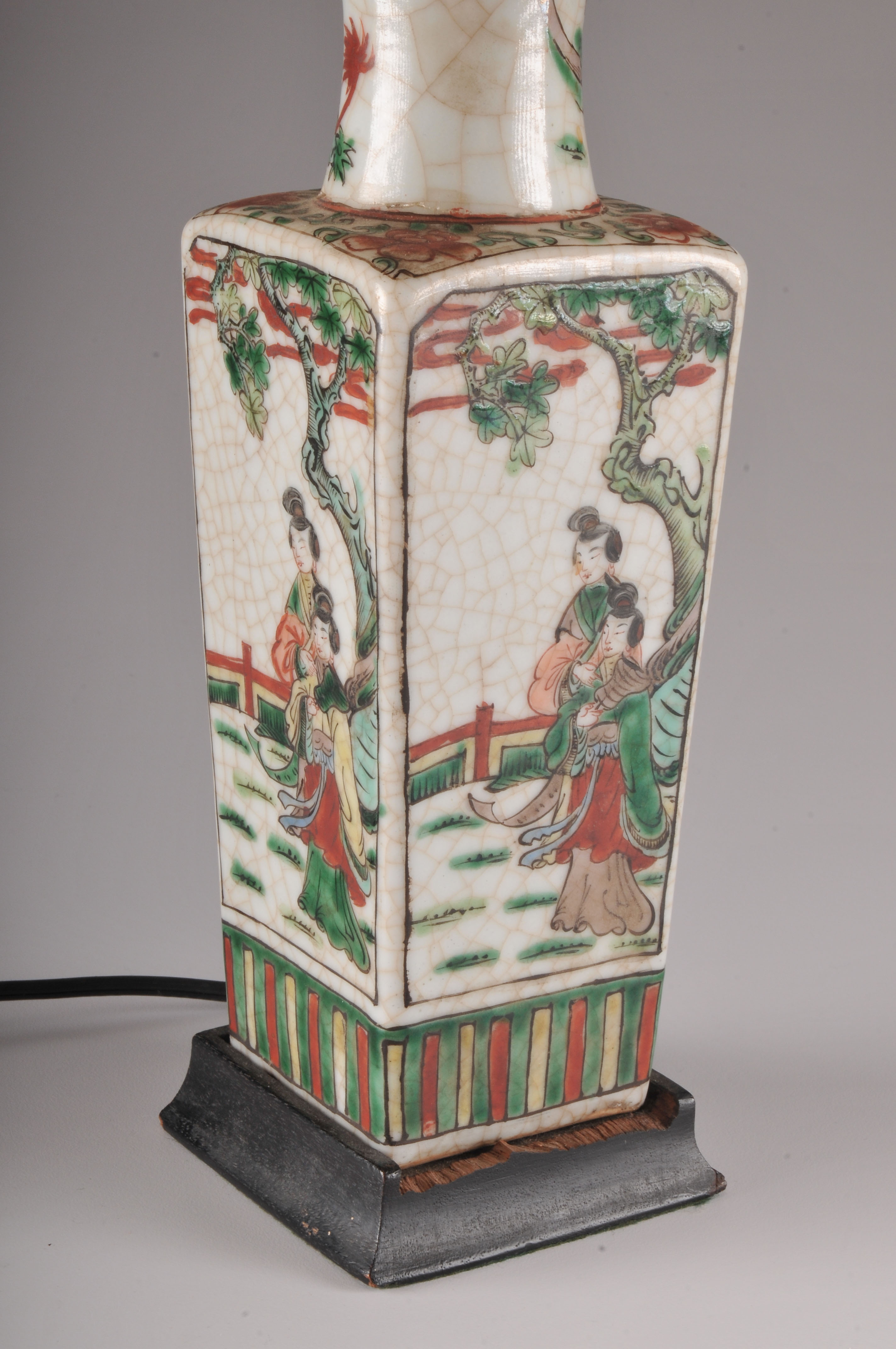 Asian Vase Lamp w/ Shade