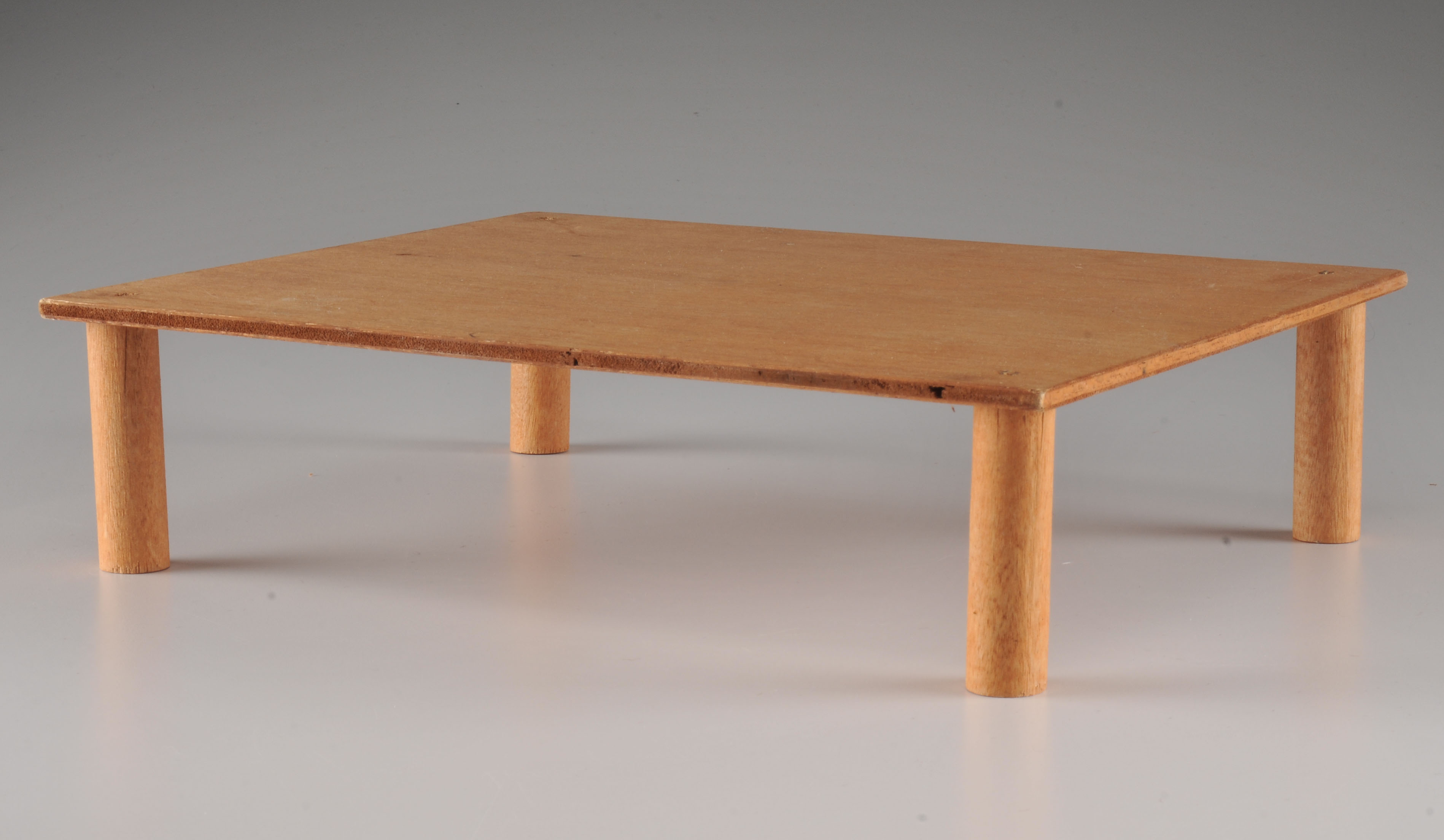 Longaberger Two Tone Picnic Basket with Riser