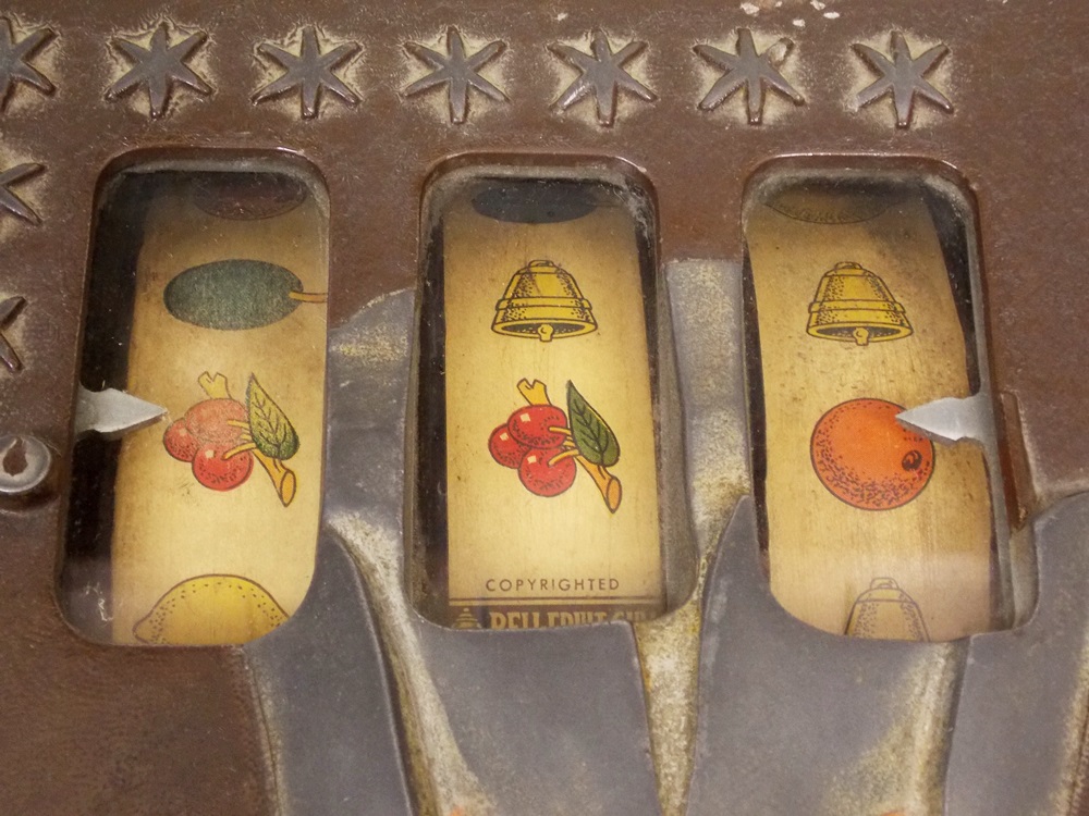 Fabulous and Fun Art Deco Slot Machine 