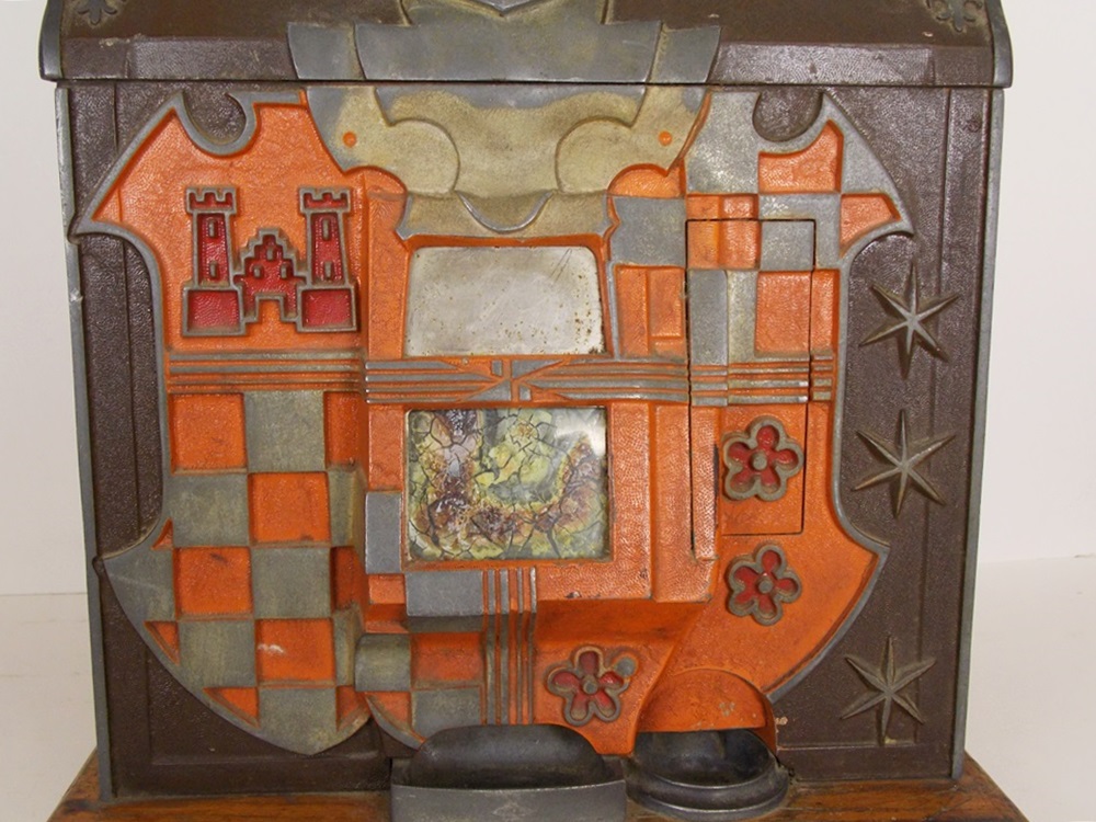 Fabulous and Fun Art Deco Slot Machine 