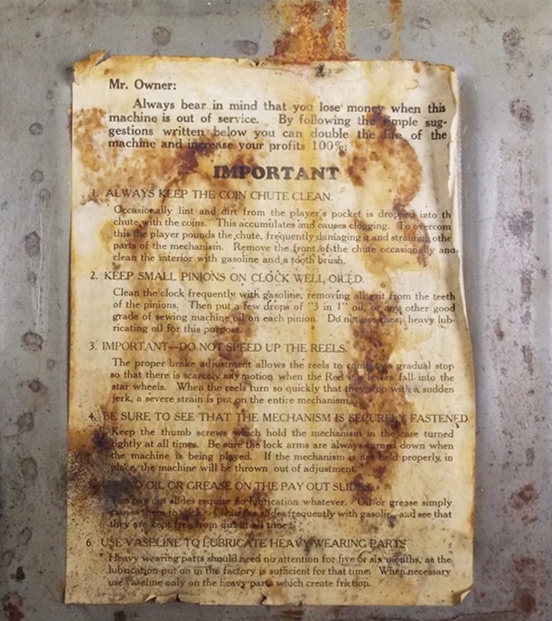 Fabulous and Fun Art Deco Slot Machine 