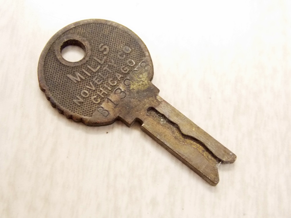 Fabulous and Fun Art Deco Slot Machine 