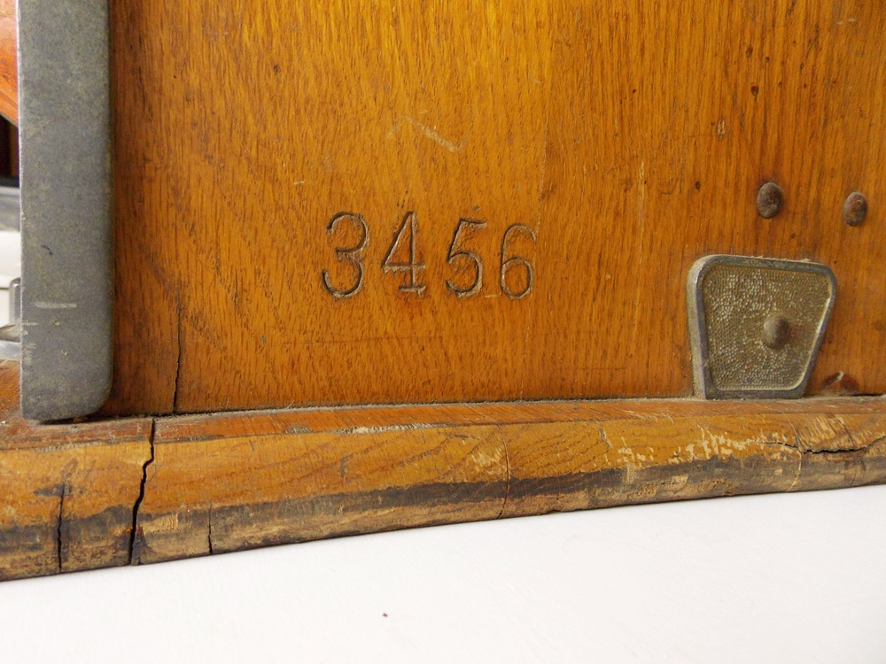 Fabulous and Fun Art Deco Slot Machine 