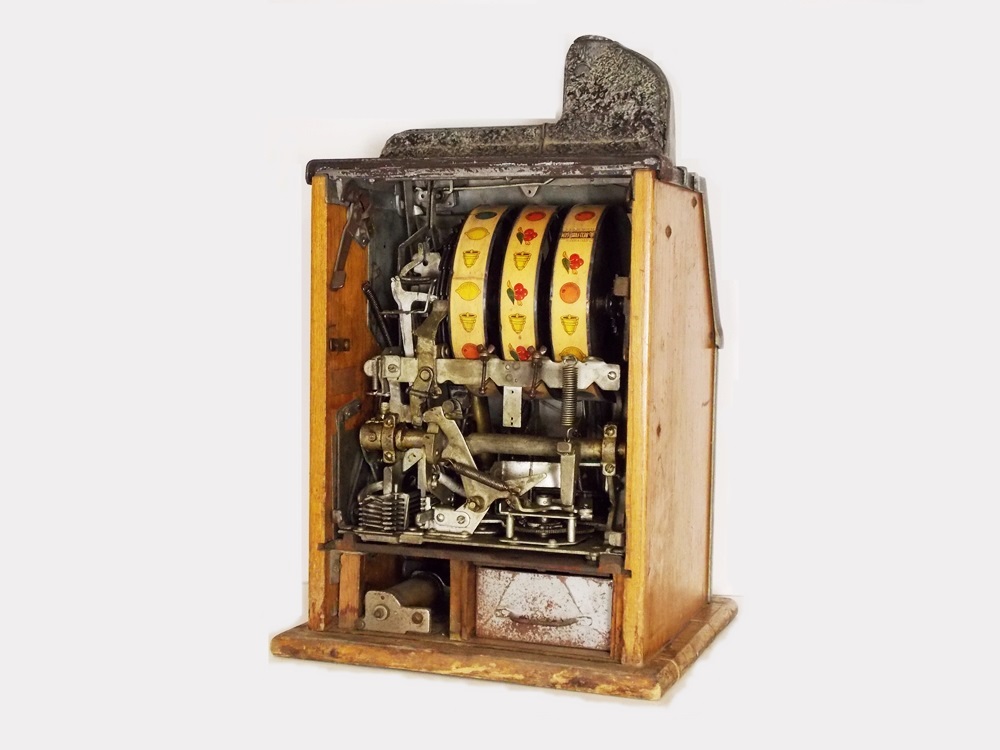 Fabulous and Fun Art Deco Slot Machine 