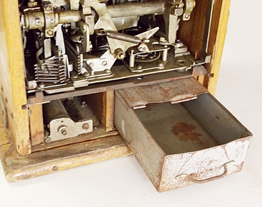 Fabulous and Fun Art Deco Slot Machine 