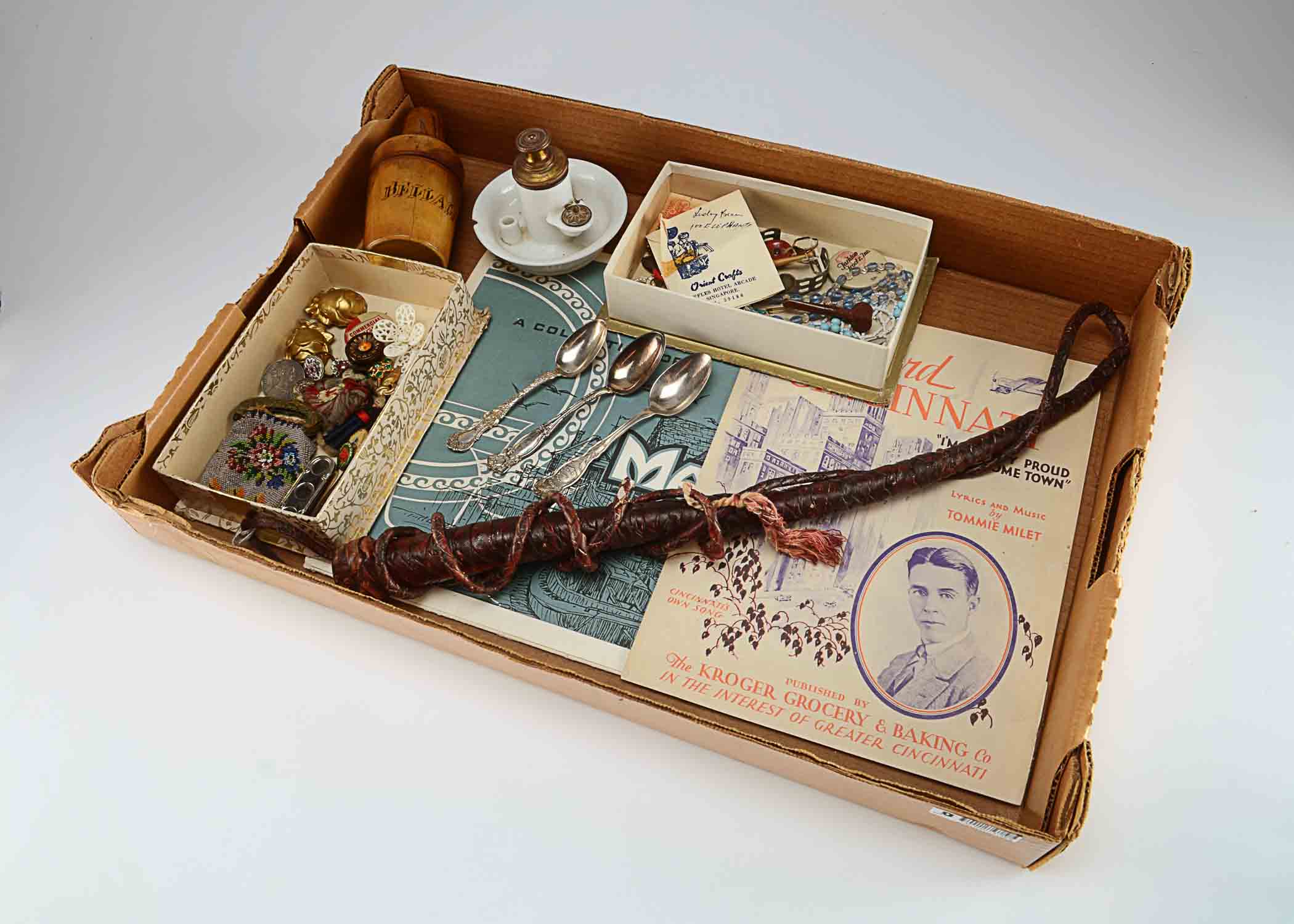 Box Lot of Vintage Items